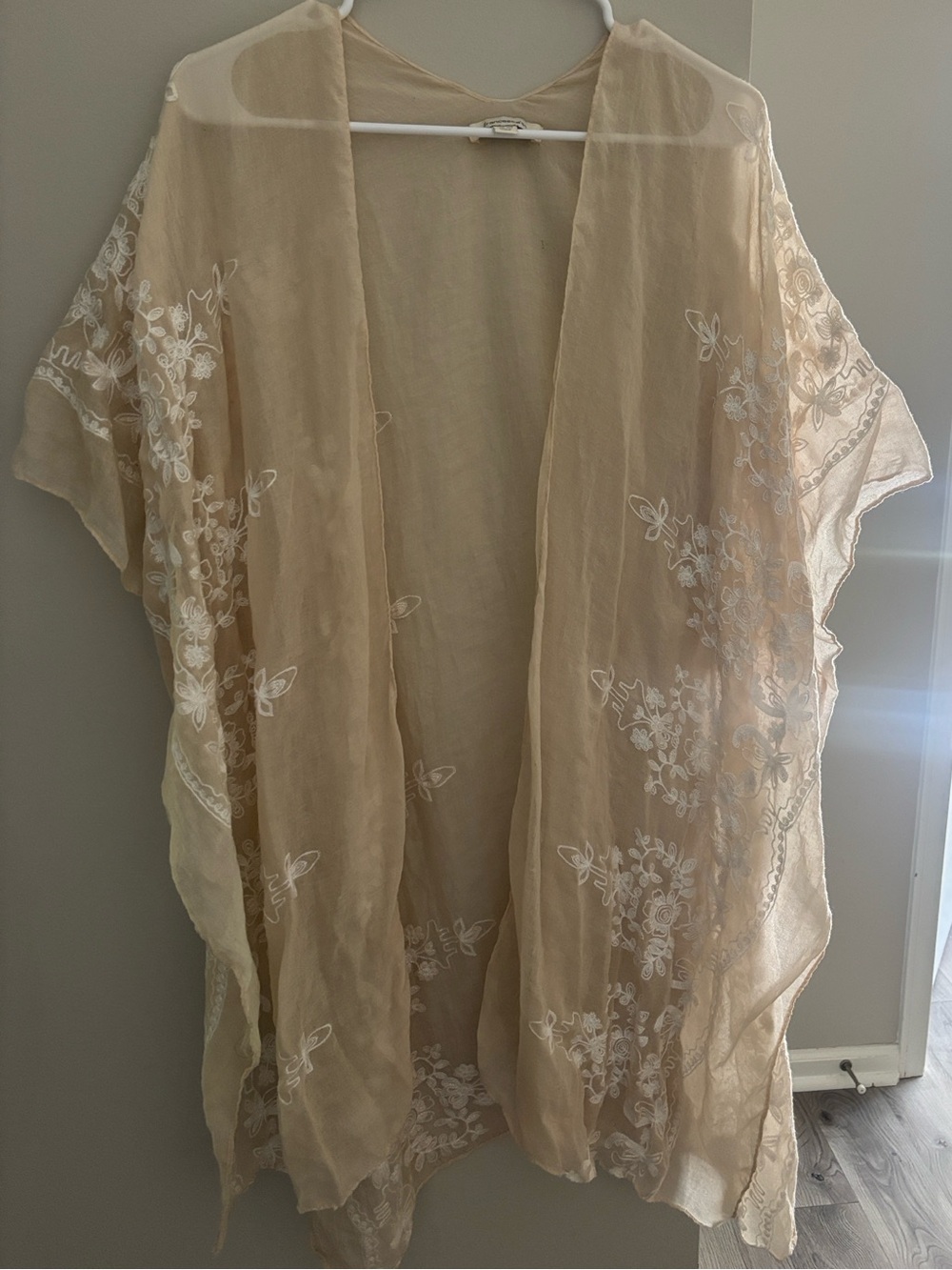 Francesca’s Sheer Blush Embroidered Floral Kimono Duster